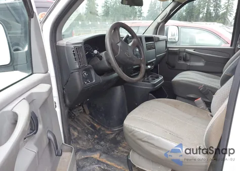 2005 Chevrolet Express z USA, uszkodzony, nr VIN 1GCHG35V551122178